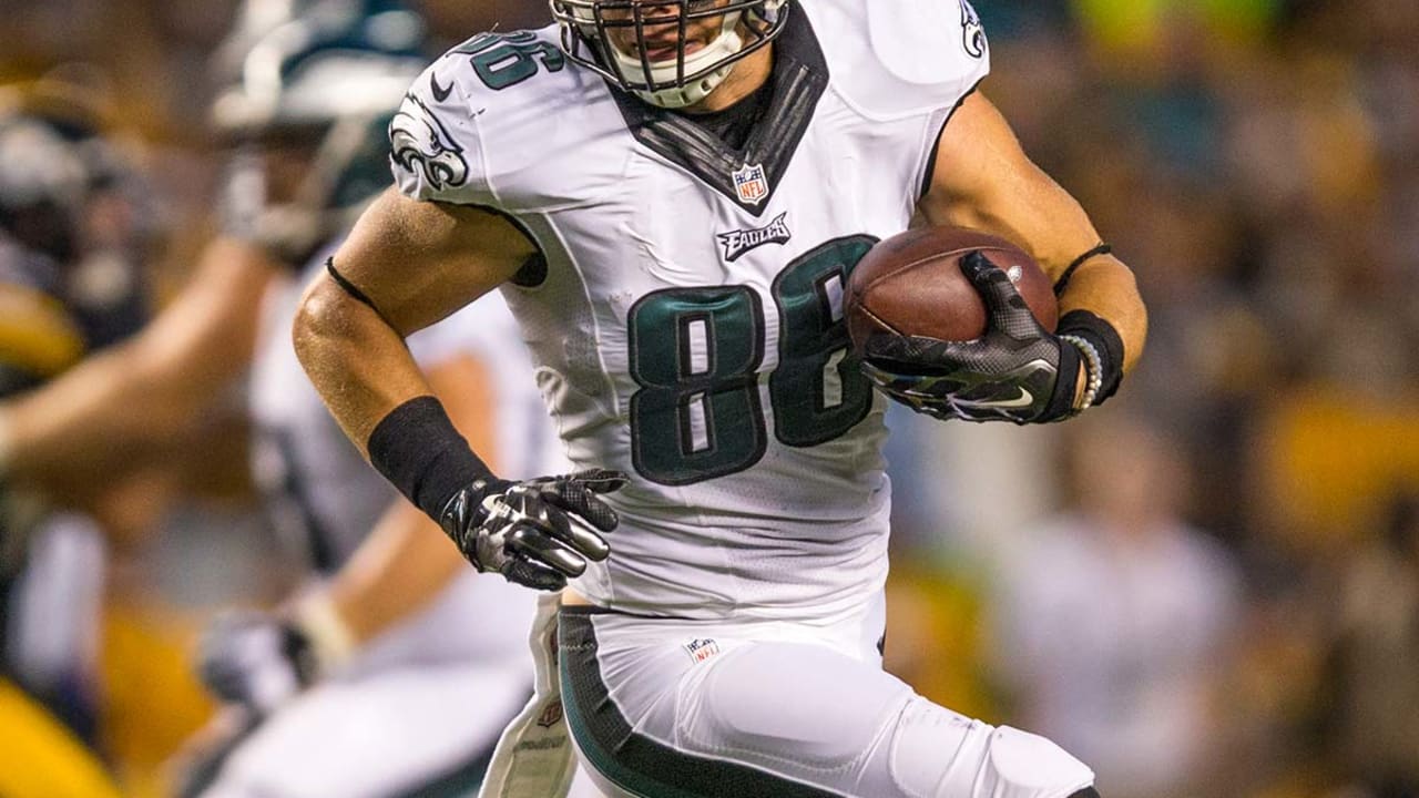 zach-ertz-160912-sl