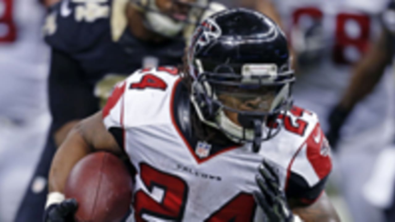 Devonta-Freeman-150219-Sl.jpg