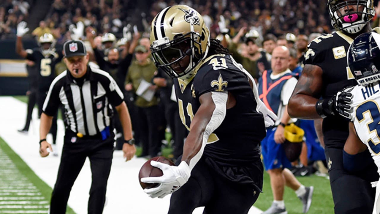 Alvin Kamara tip-toes down sideline on TD run