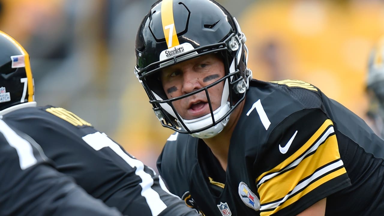 Ben Roethlisberger throws for 5 TDs, Steelers rip Panthers