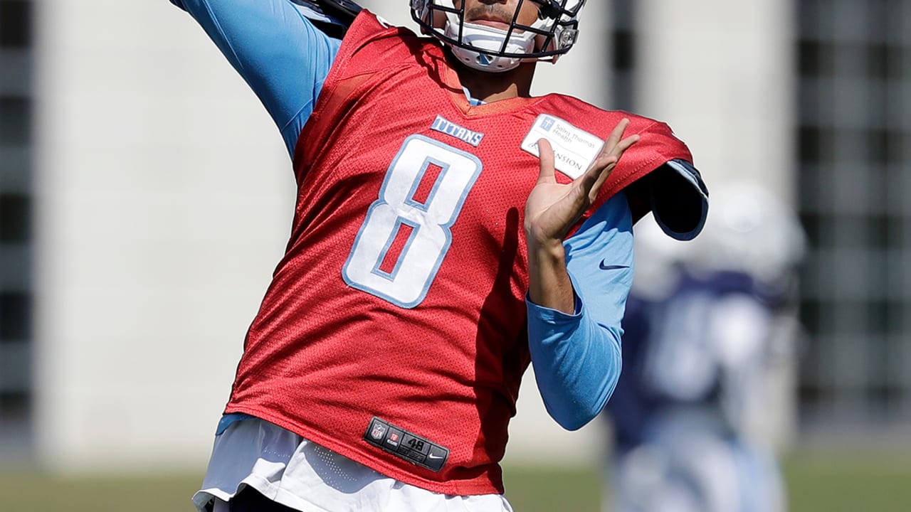 Marcus-Mariota-171016-SL.jpg