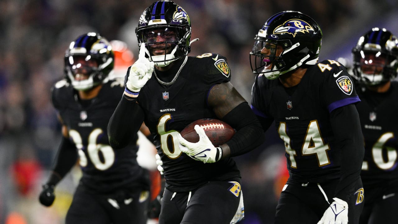 Linebacker Patrick Queen of the Baltimore Ravens in action during