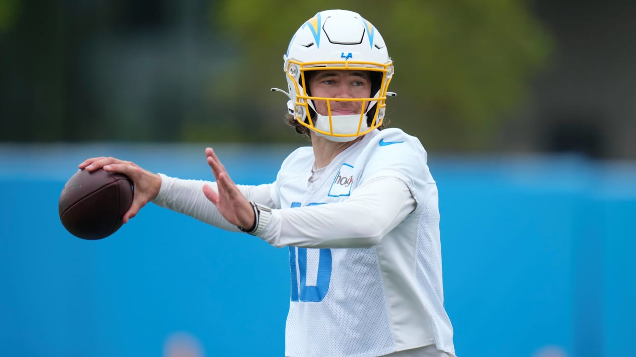 Los Angeles Chargers Sign Justin Herbert to Multi-Year Extension