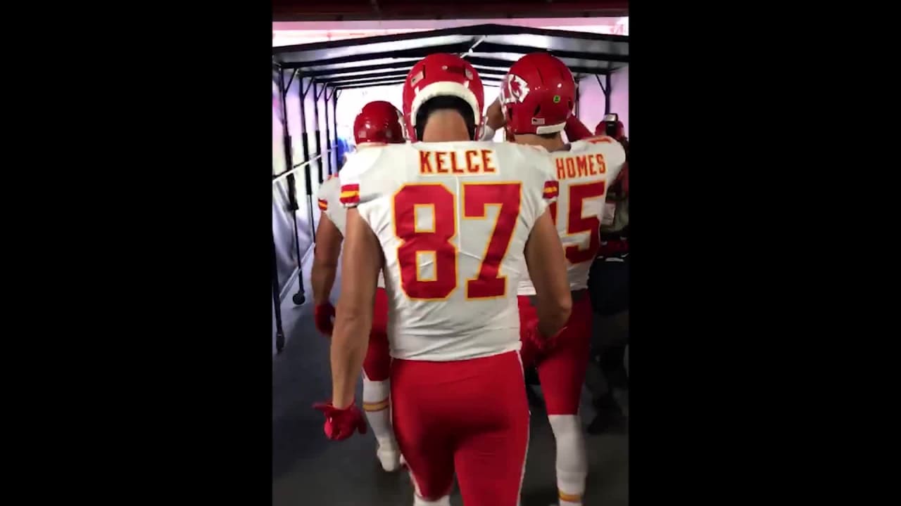 Patrick Mahomes Slammed Over Choice of Pants—'Dress Like an Adult