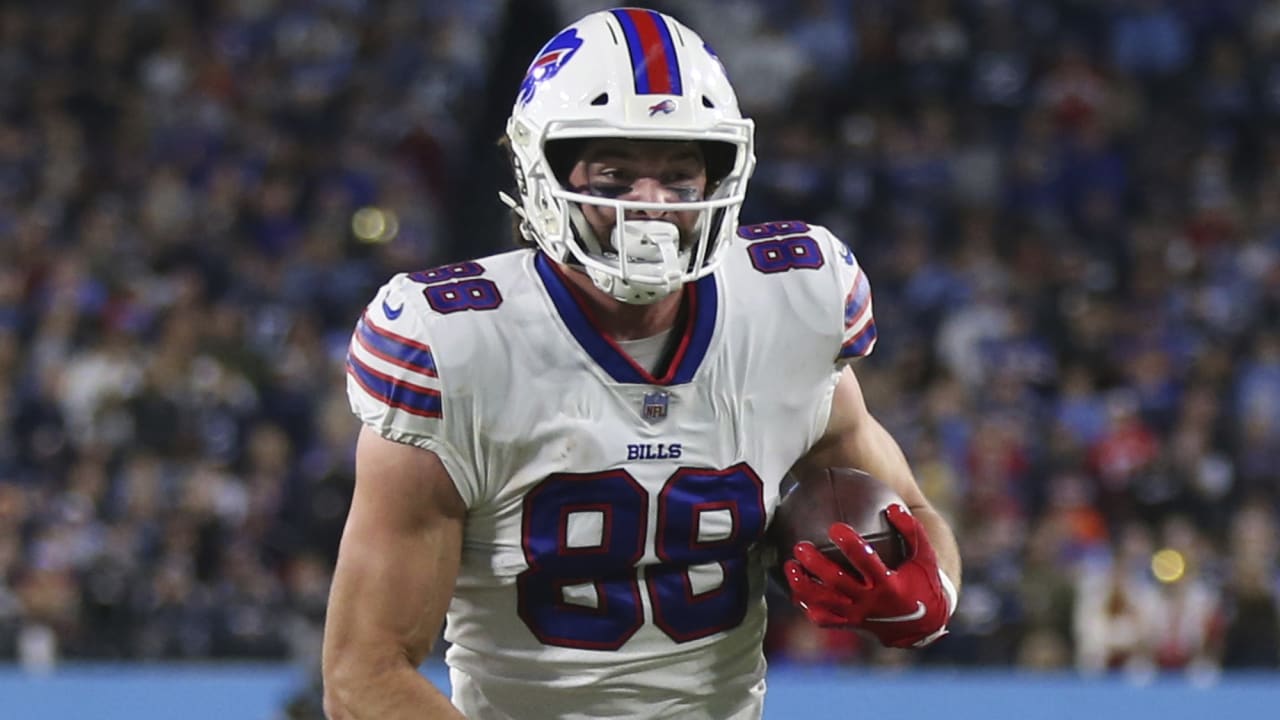 Buffalo Bills TE Dawson Knox fractured hand in MNF loss to Tennessee Titans  