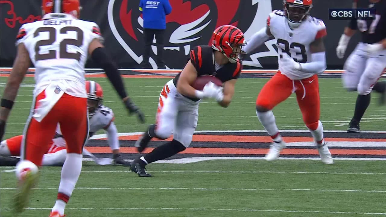 Cincinnati Bengals wide receiver Trent Taylor is off to the races on 34yard catch and run