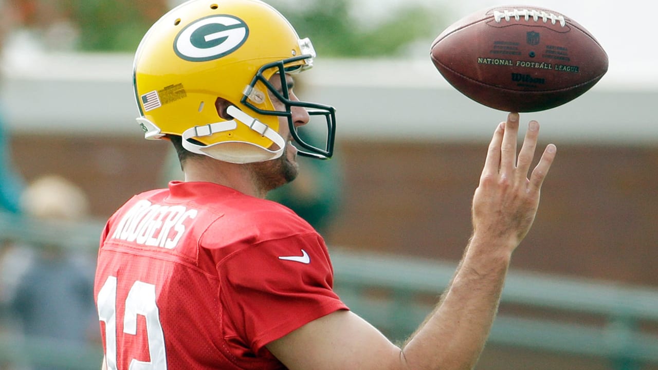 Aaron-rodgers-150610-SL.jpg