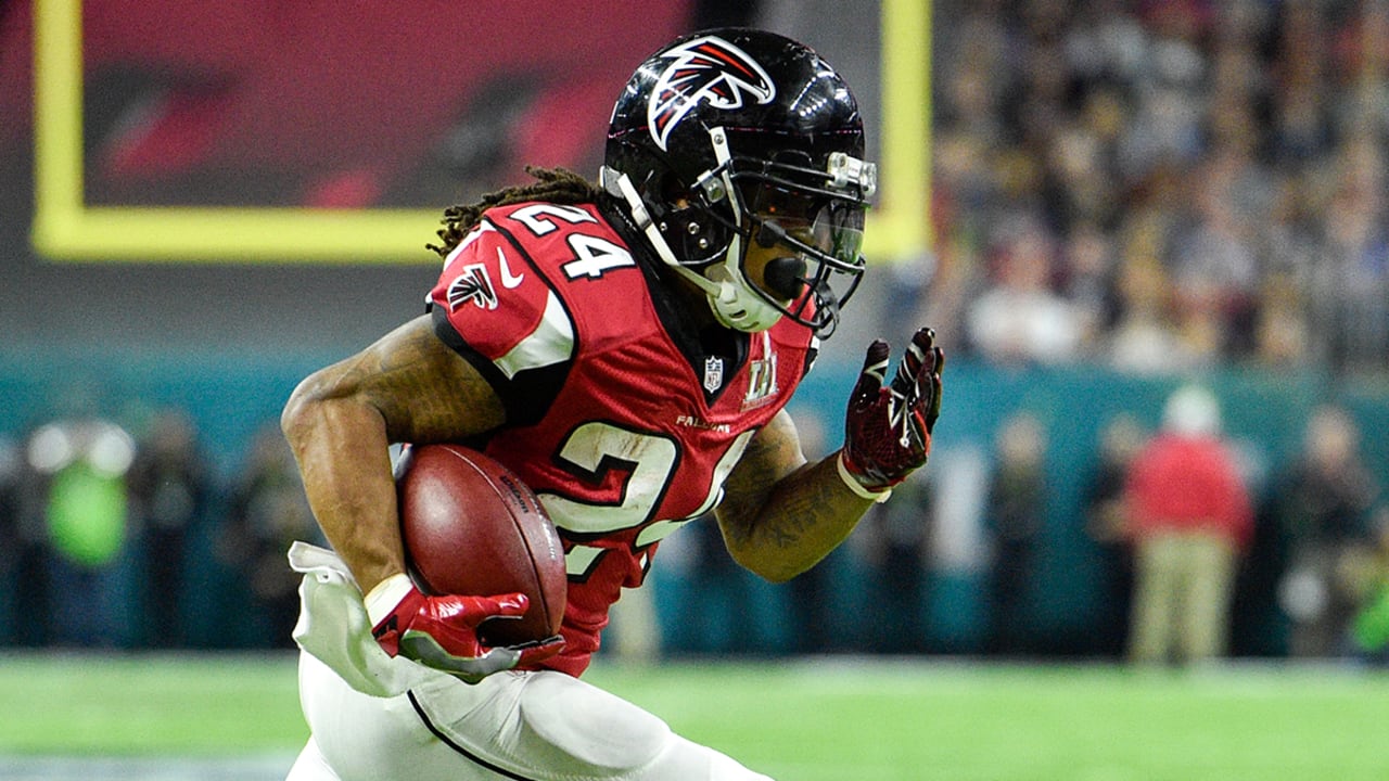 Devonta Freeman says new contract with Falcons will be 'something