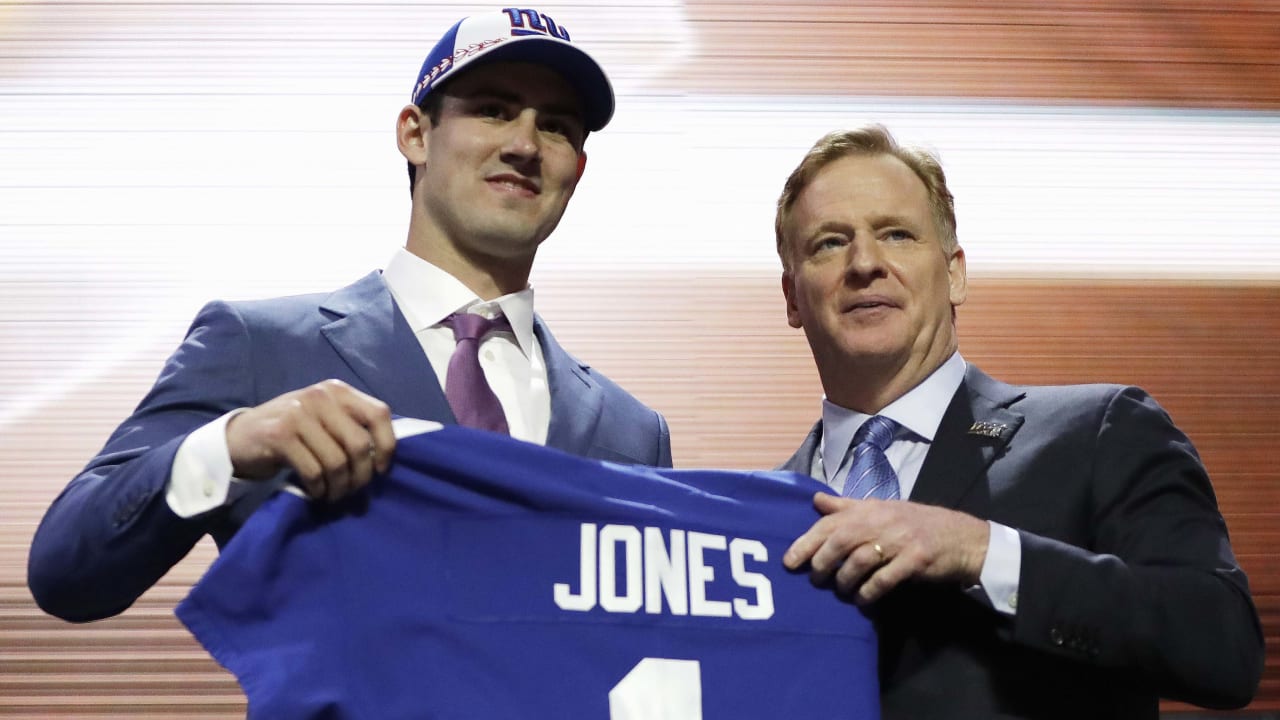 Daniel Jones hasn't paid attention to pick reaction