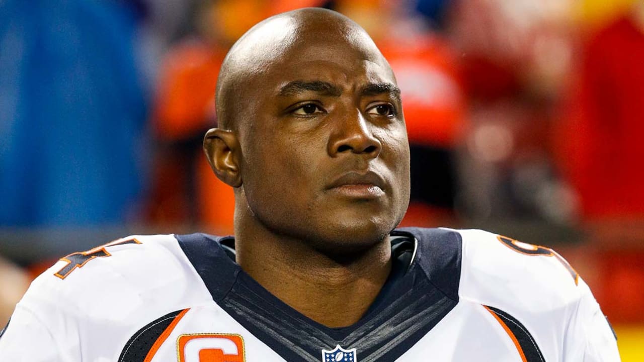 Report: DeMarcus Ware takes a pay cut to stay with the Broncos