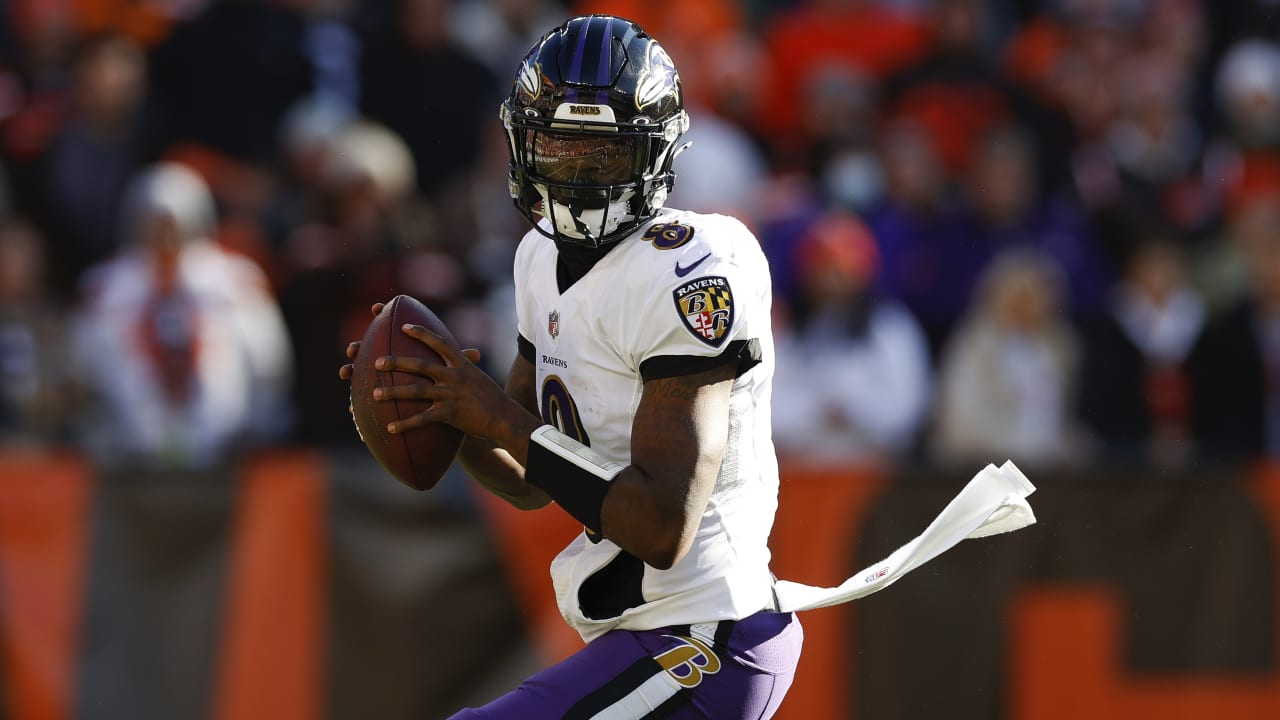 Baltimore Ravens quarterback Lamar Jackson departs with ankle injury