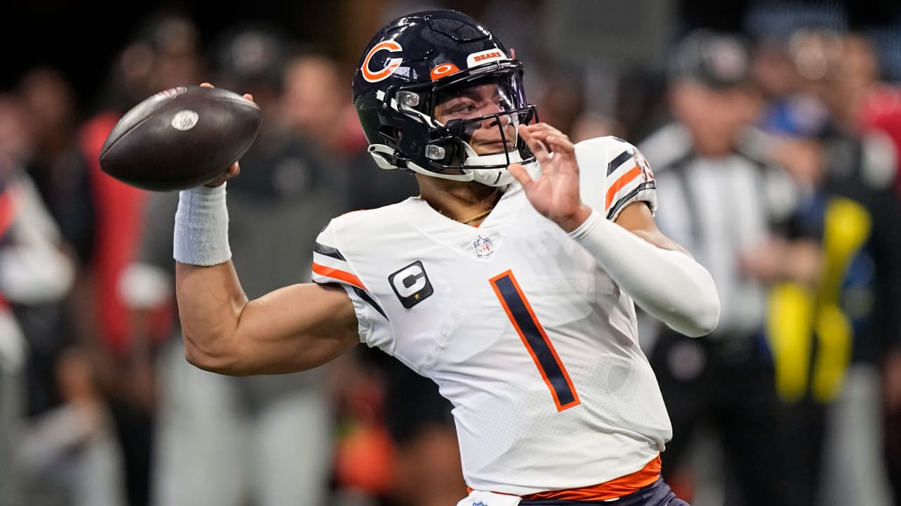 How Justin Fields, Darnell Mooney missed early TD connection vs. Vikings –  NBC Sports Chicago