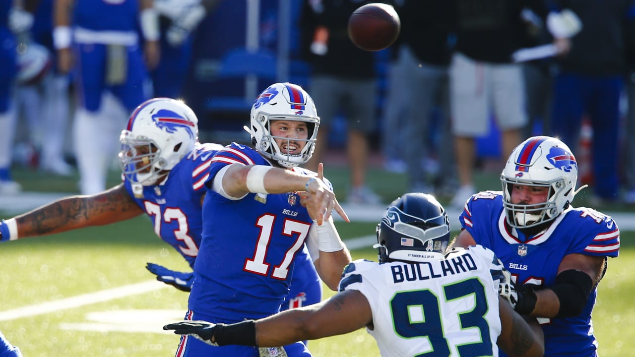 Photo: Buffalo Bills Josh Allen gets interviewed by NFL Network Kimberly  Jones - NYP20190908828 