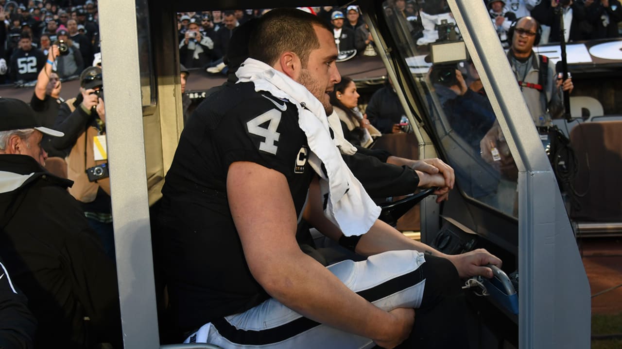 Derek Carr injury update: Raiders quarterback questionable for Week 3  matchup vs. Dolphins with ankle injury - DraftKings Network