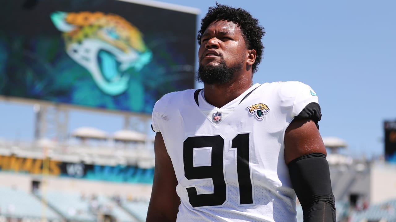 Jacksonville Jaguars defensive end Dawuane Smoot (91) works