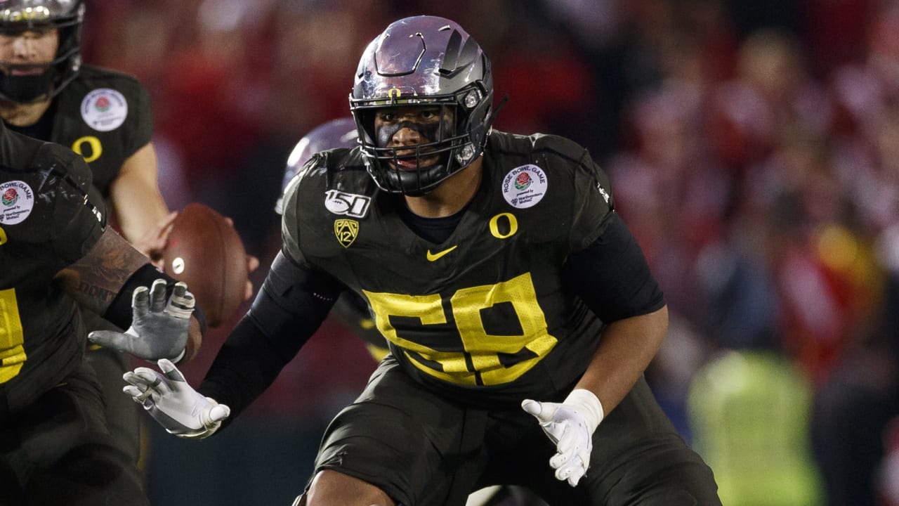 PFF's Mike Renner: Why Oregon Ducks offensive tackle Penei Sewell