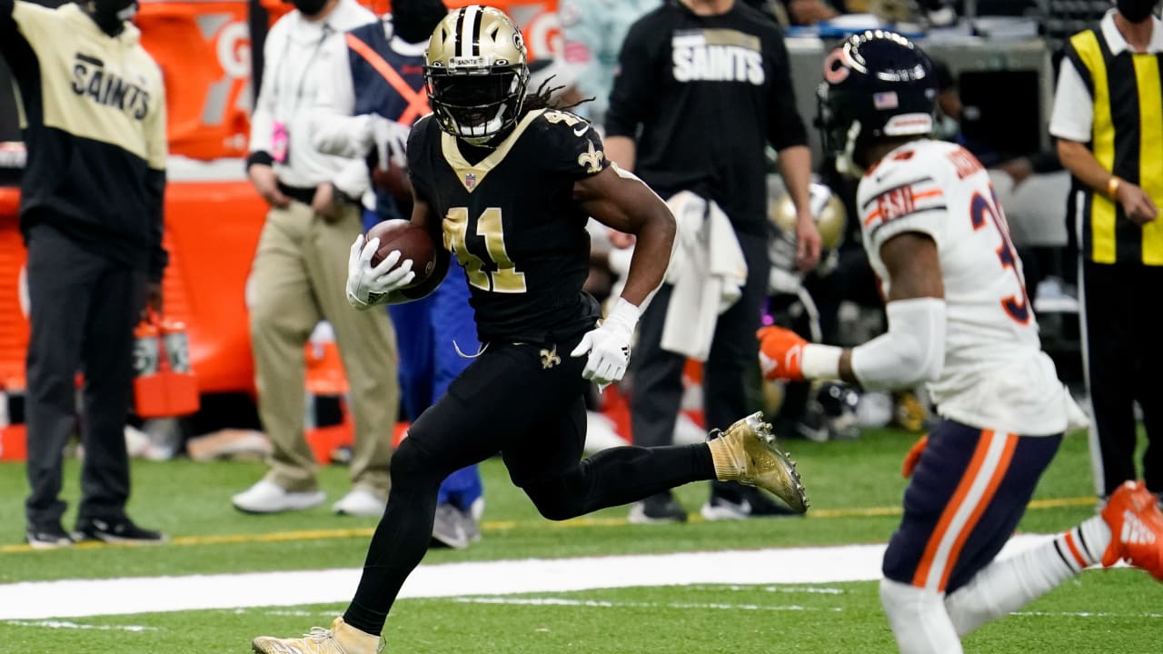 New Orleans Saints running back Alvin Kamara finds space for explosive