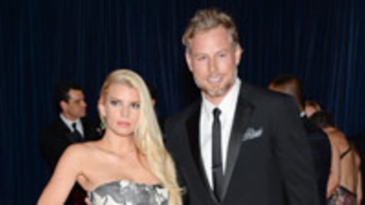 Jessica Simpson weds ex-NFL player Eric Johnson