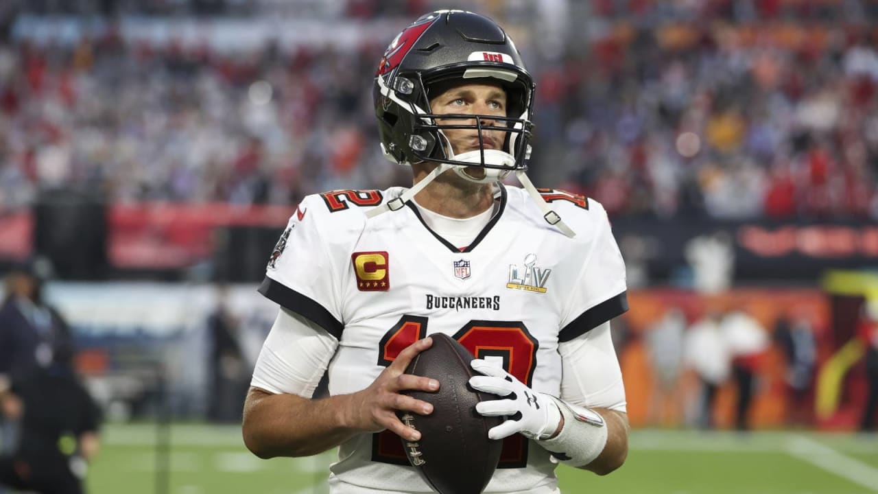 Bucs News: CBS Sports names Tom Brady top quarterback of 2022