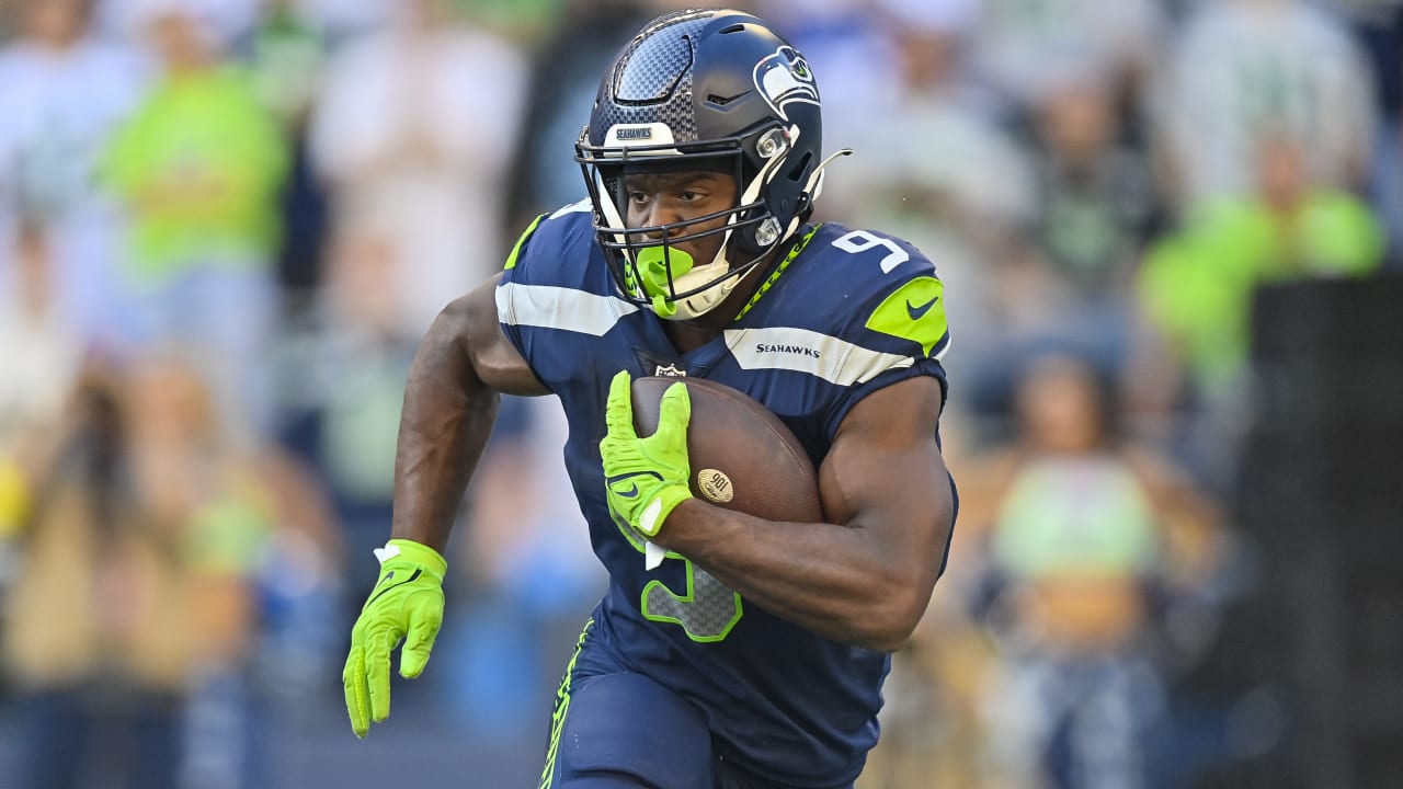 Can't-Miss Play: Seattle Seahawks running back Kenneth Walker's  juke-to-truck combo yields 21-yard gain