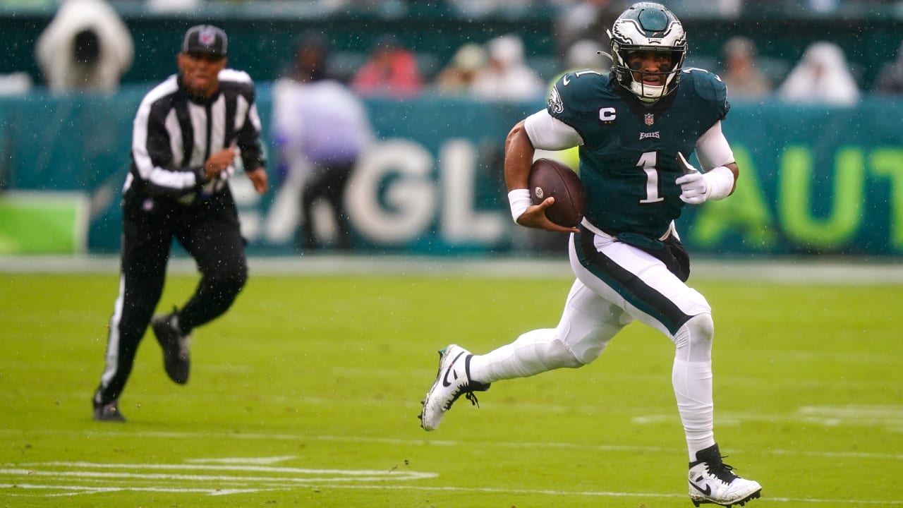 DETROIT, MI - SEPTEMBER 11: Philadelphia Eagles quarterback Jalen Hurts (1)  looks at the video board as he walks to the sideline at the end of the  first quarter during a regular