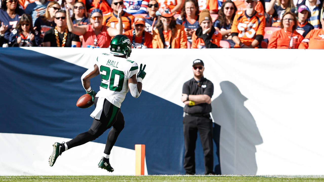 Jets RB Breece Hall has torn ACL, ending promising rookie season