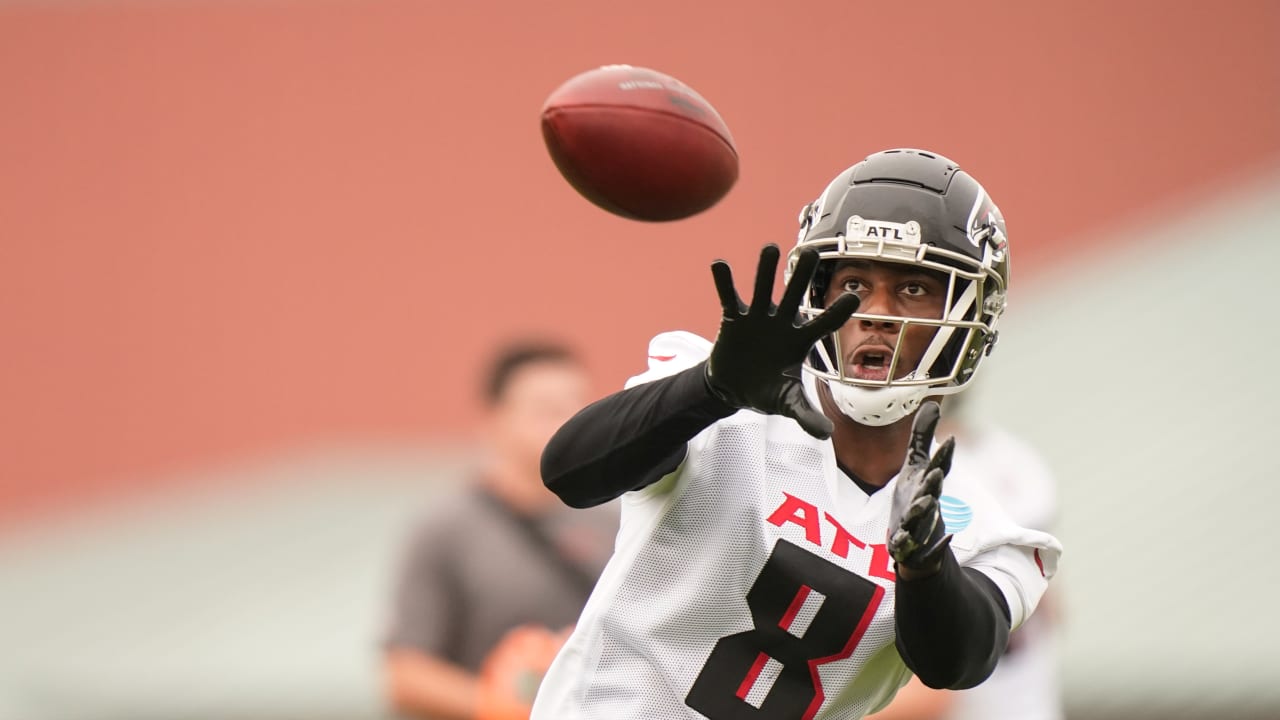 Training Camp Buzz: Falcons TE Kyle Pitts shows off his hands with  spectacular grab