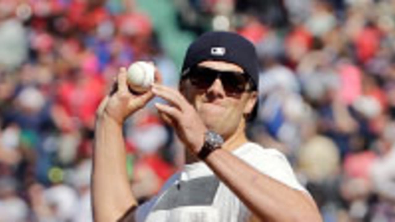 Tom Brady throws out ceremonial first pitch at Fenway
