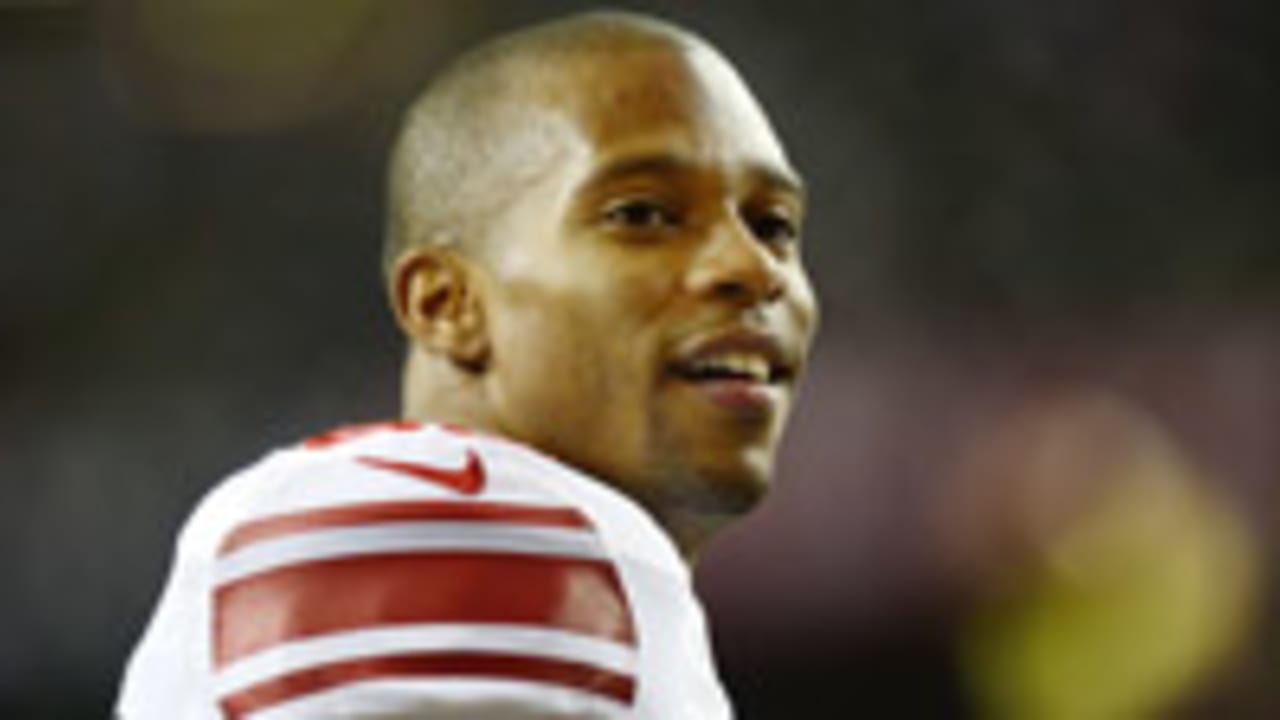 Victor_Cruz_130810_SL