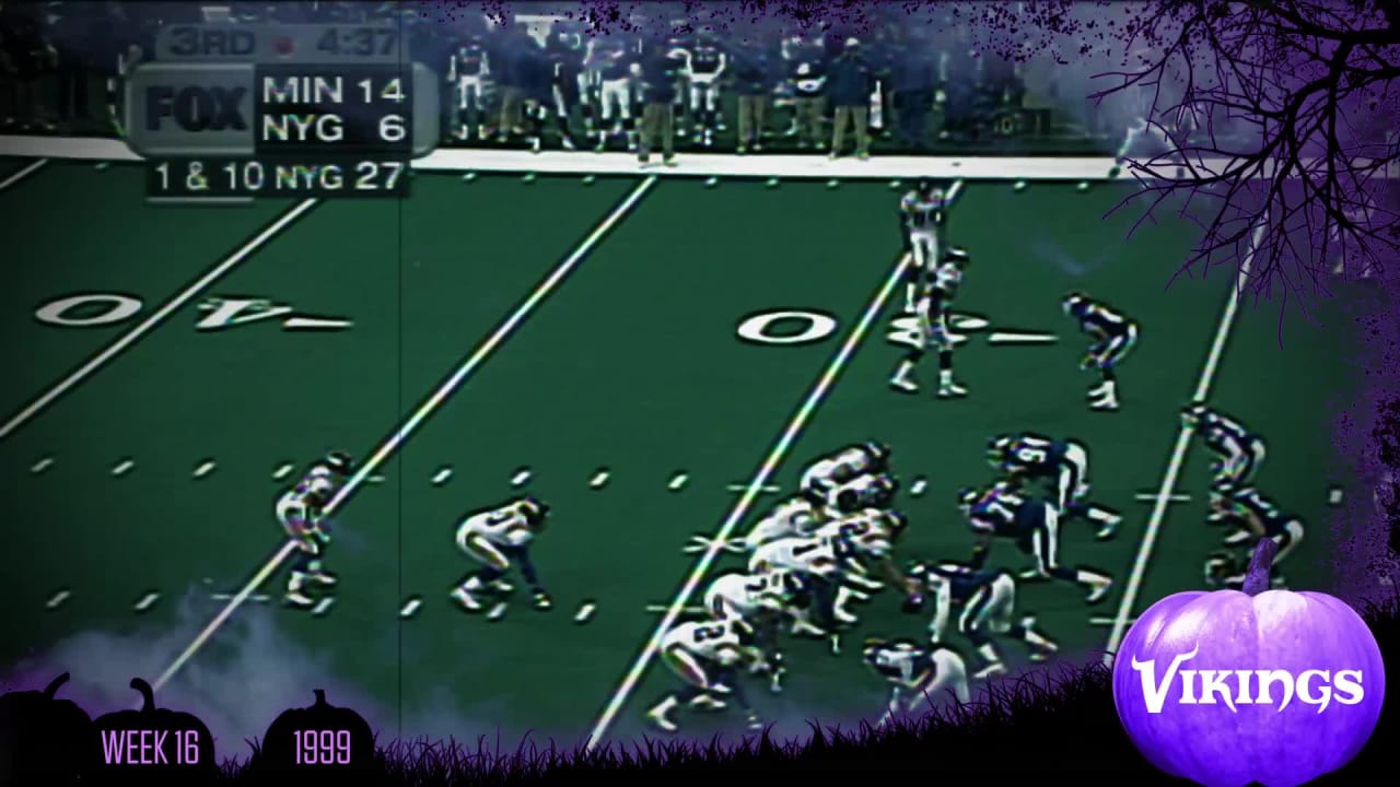 Minnesota Vikings on X: FLASHBACK FRIDAY In 1999 Randy Moss caught 12  passes for 204 yards at Soldier Field in a Vikings 27-24 overtime win.   / X