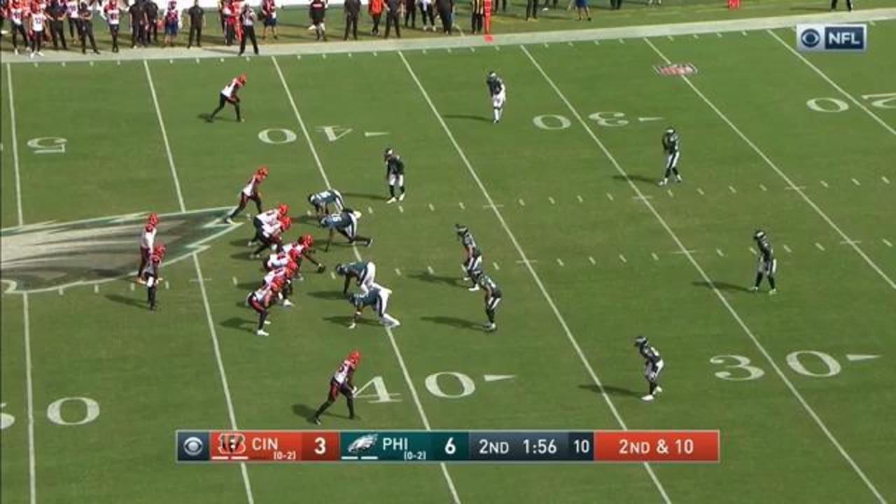 Cincinnati Bengals quarterback Joe Burrow slings sideline dart to wide