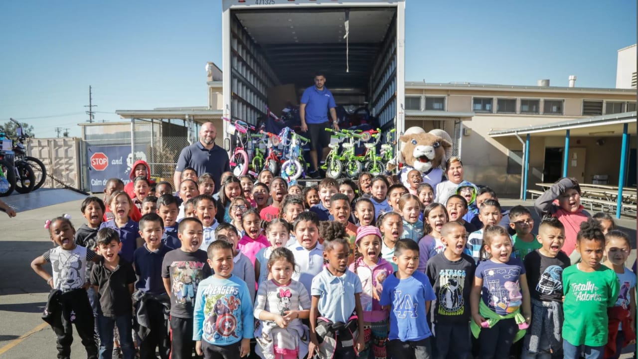 Andrew Whitworth Surprises LA Non-Profits w/ Donations from Rams Players 