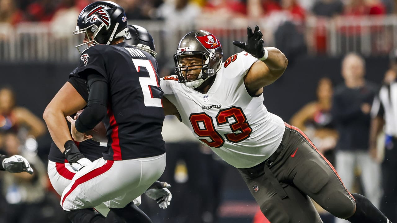 Tampa Bay Buccaneers nose tackle Ndamukong Suh (93) during the first half  of an NFL football game against the Atlanta Falcons Sunday, Sept. 19, 2021,  in Tampa, Fla. (AP Photo/Mark LoMoglio Stock