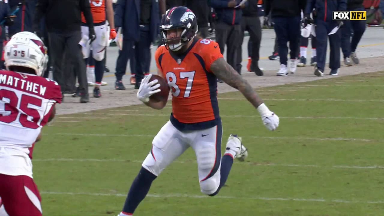 Denver Broncos tight end Eric Tomlinson's stumbling run after catch nets 18yard gain for Broncos