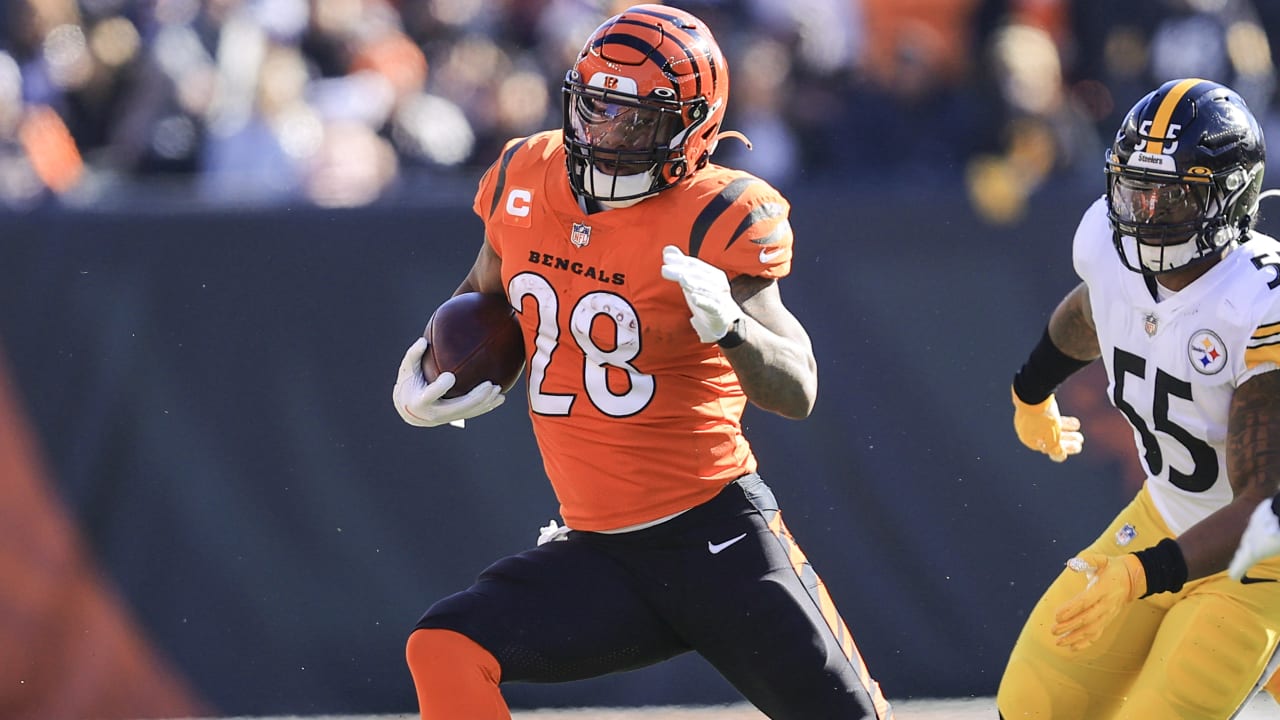 Cincinnati Bengals Running Back Joe Mixon Bursts Through Steelers' D ...