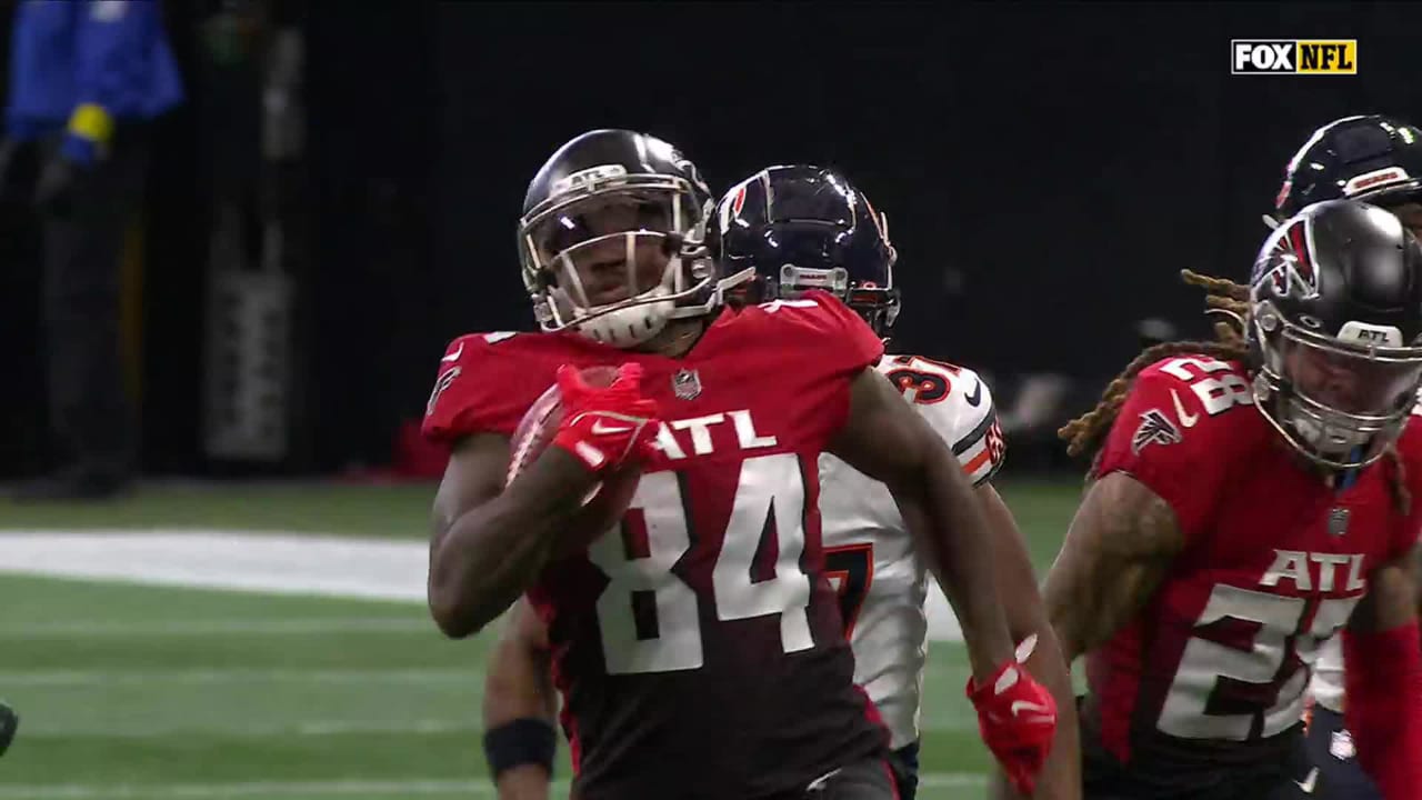 CHARLOTTE, NC - NOVEMBER 10: Atlanta Falcons running back Cordarrelle  Patterson (84) during an NFL football game between the Atlanta Falcons and  the Carolina Panthers on November 10, 2022, at Bank of