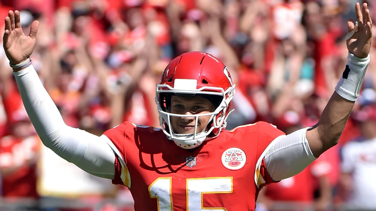 Patrick Mahomes: Travis Kelce, Tyreek Hill complement each other well - NBC  Sports