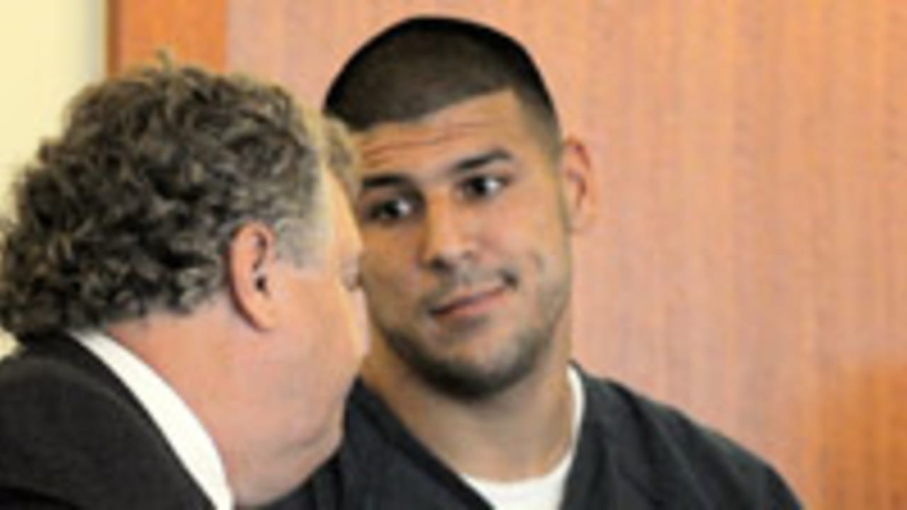 Aaron-Hernandez-130702-sl.jpg