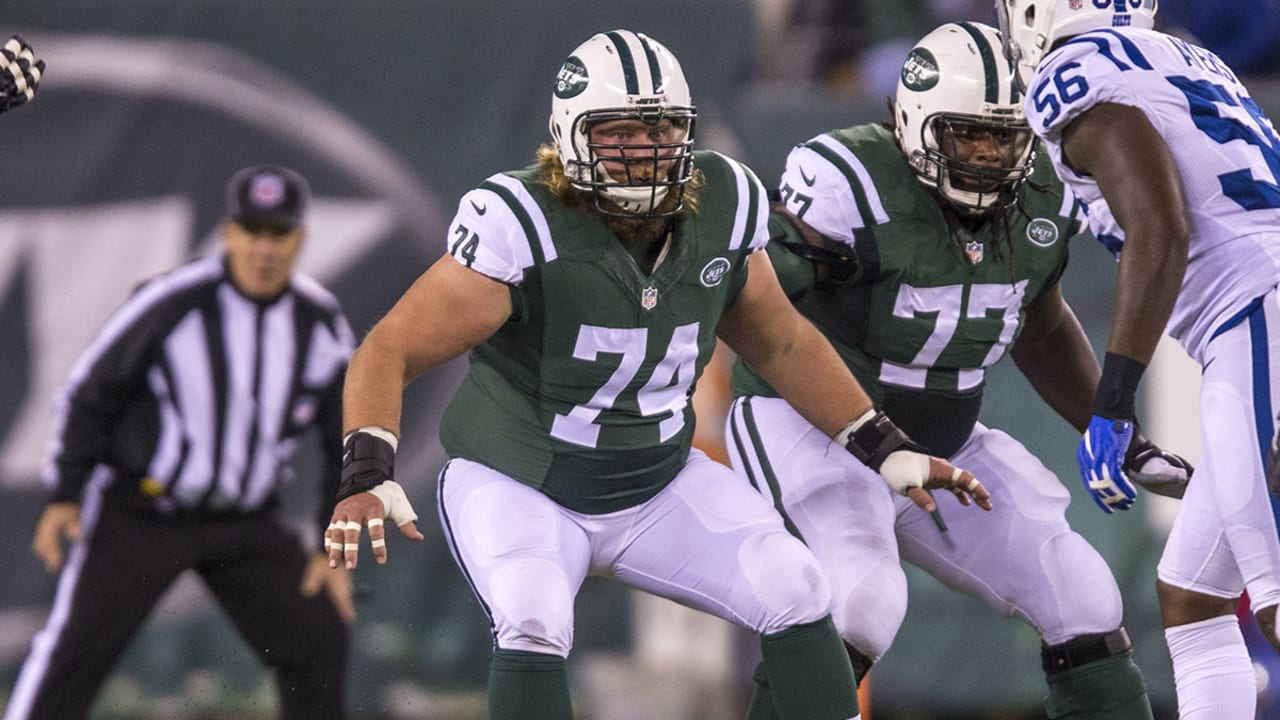 August 21, 2010; New York Jets center Nick Mangold (74) during warmups at  Bank of America Stadium in Charlotte,NC..Jim Dedmon/CSM , Jets 9 - Panthers  3 Preseason(Credit Image: © Jim Dedmon/Cal Sport