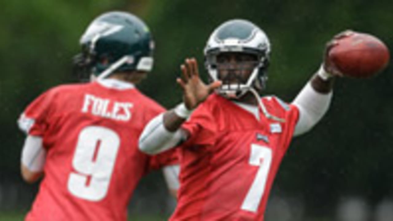 michael-vick-nick-foles-130805-spot.jpg