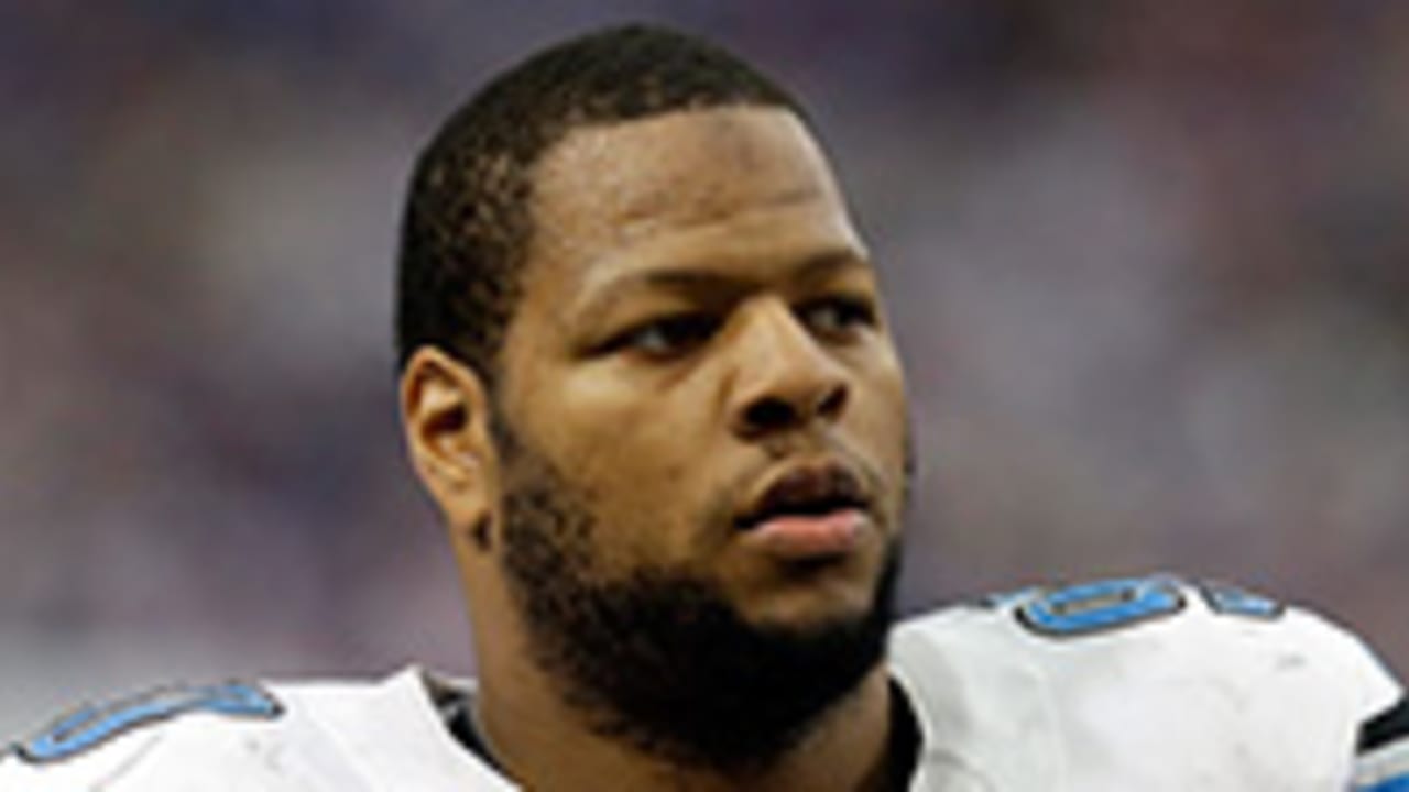 ndamukong-suh-140413-SPOT.jpg