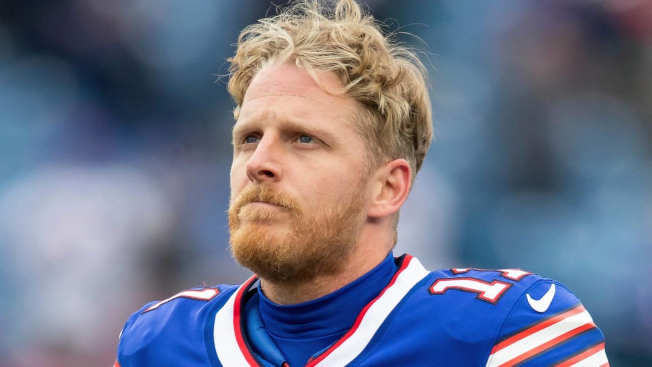 Veteran WR Cole Beasley comes out of retirement, signs with Bills
