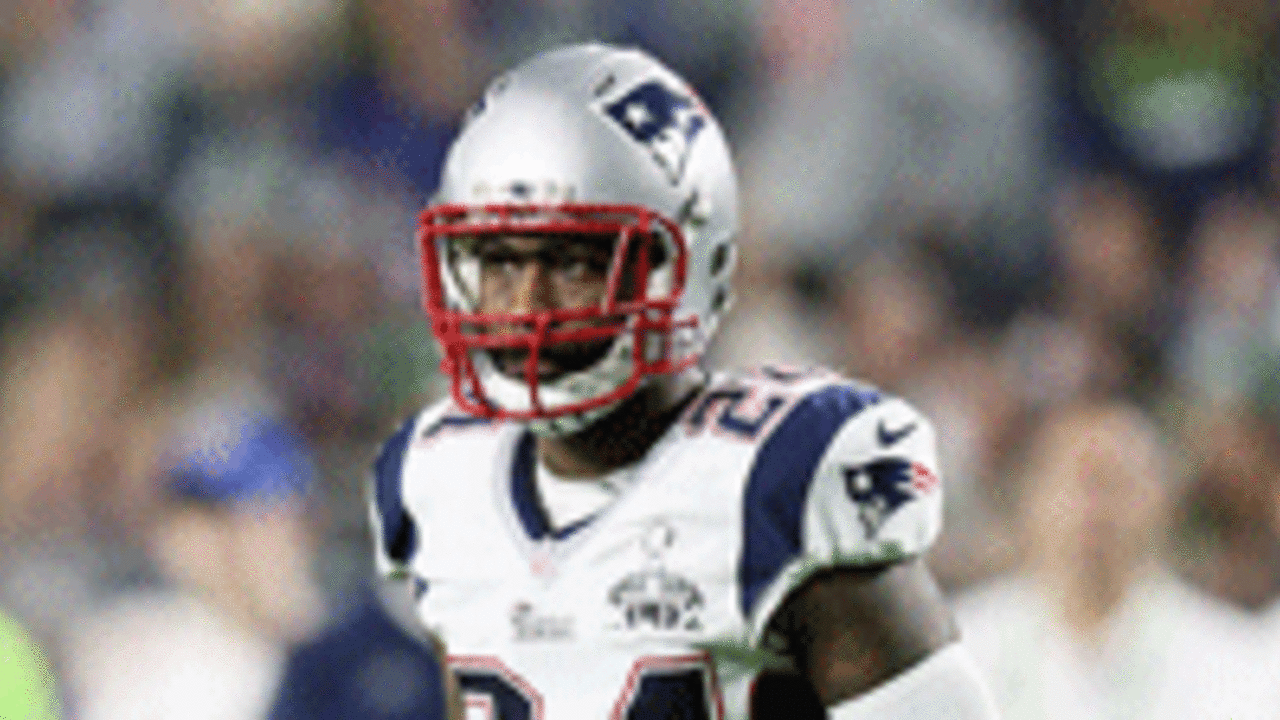 darrelle-revis-spot_150209.jpg