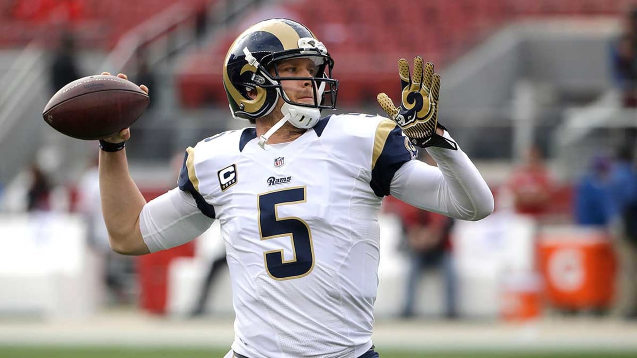 Nick-Foles-160803-sl.jpg