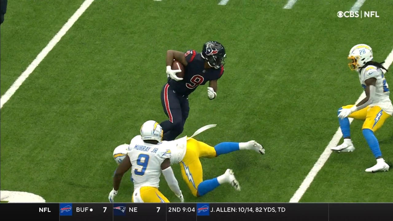 Houston, Texas, USA. 4th Dec, 2022. Houston Texans tight end Brevin Jordan  (9) makes a catch along the far sideline during the first quarter of the  game between the Houston Texans and