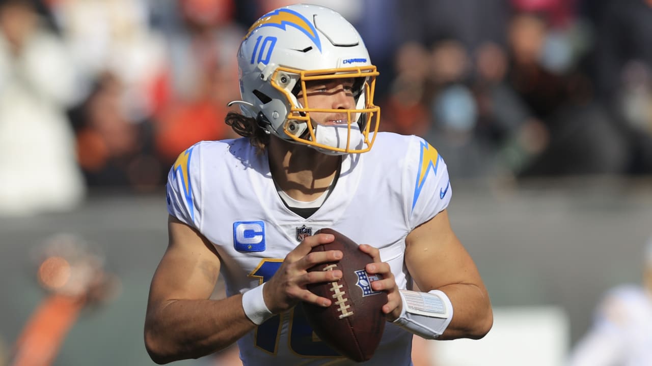 Can't-Miss Play: Los Angeles Chargers quarterback Justin Herbert's