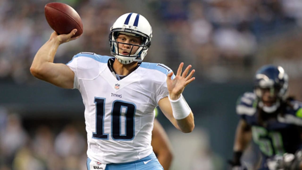 Jake Locker pushing Matt Hasselbeck for Titans starting