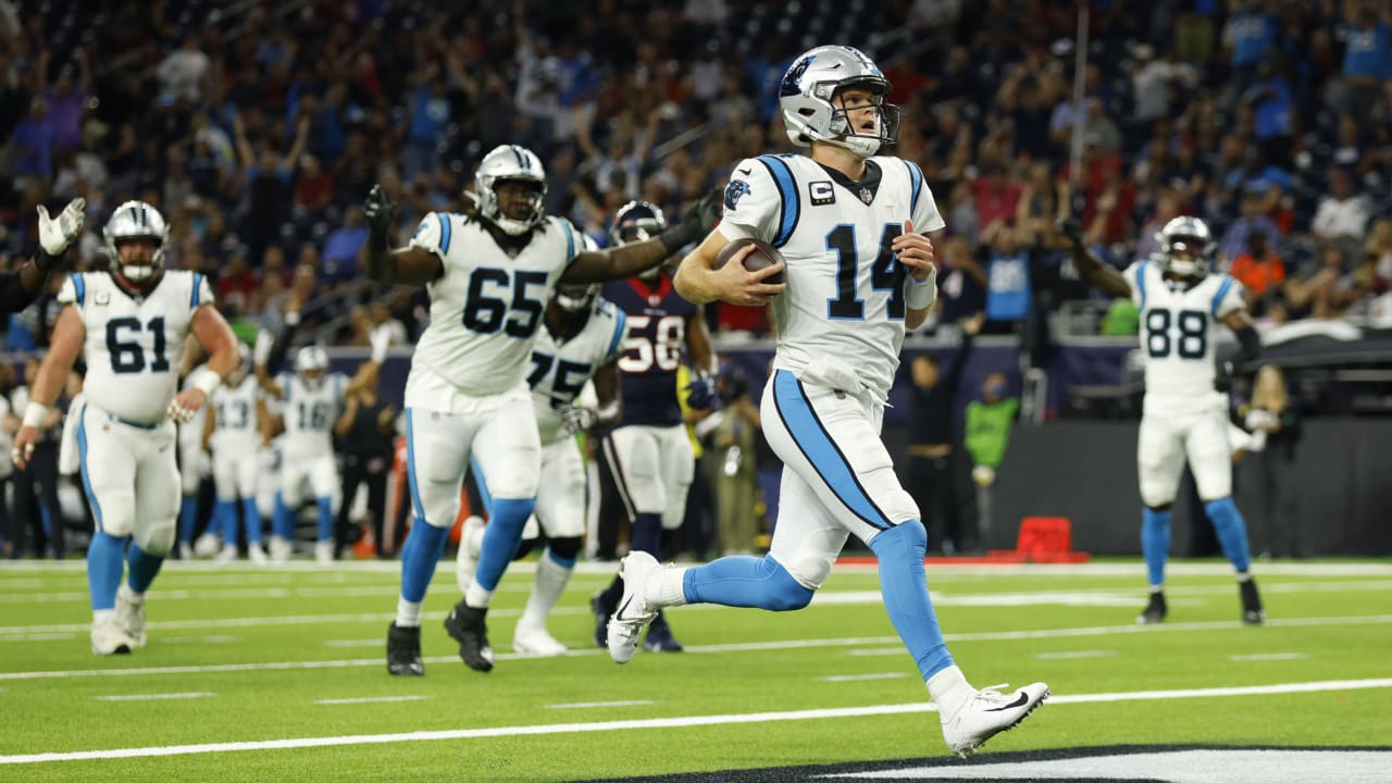 Carolina Panthers tight end Dan Arnold walks off the field after the second  half of an NFL football game against the New York Jets Sunday, Sept. 12,  2021, in Charlotte, N.C. (AP