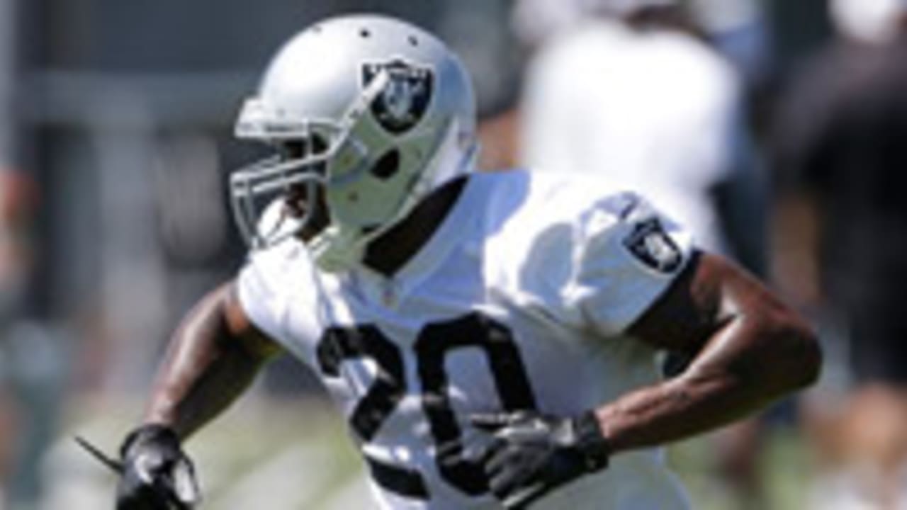 Darren McFadden Re-Signs with Raiders: Latest Contact Details and Reaction, News, Scores, Highlights, Stats, and Rumors