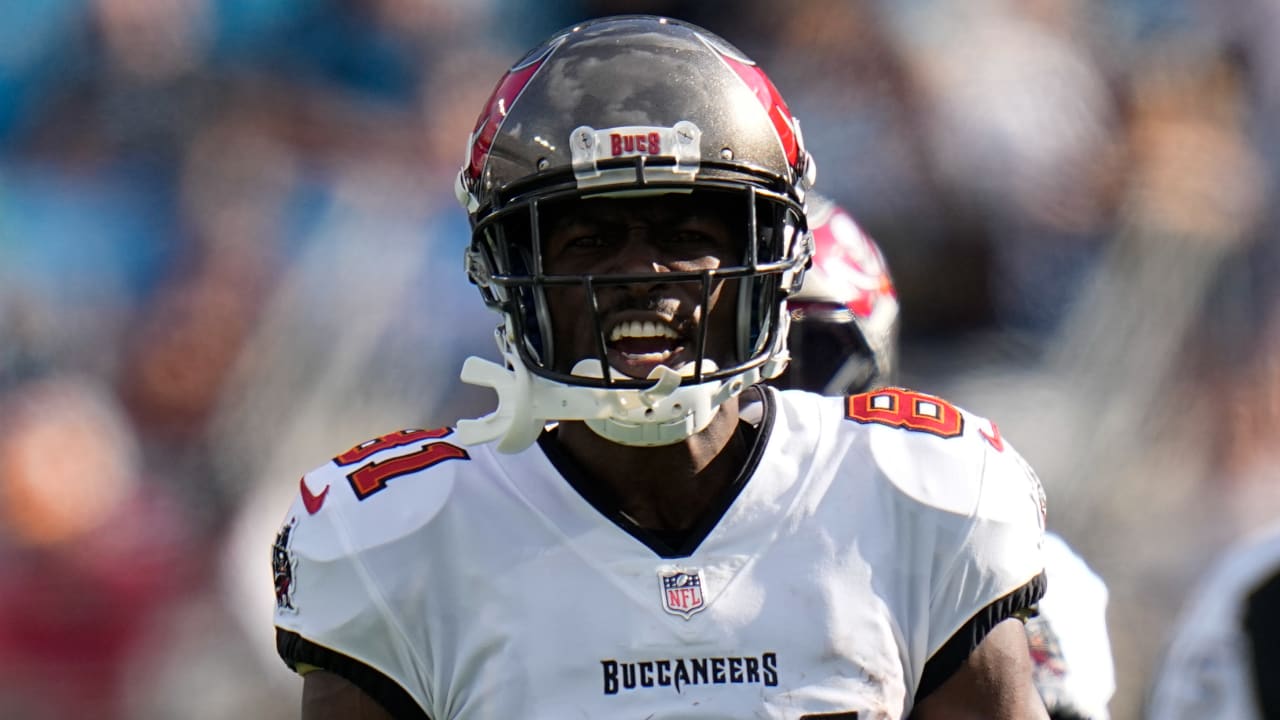 Antonio Brown accuses Bucs of 'cover-up', denies quitting on team